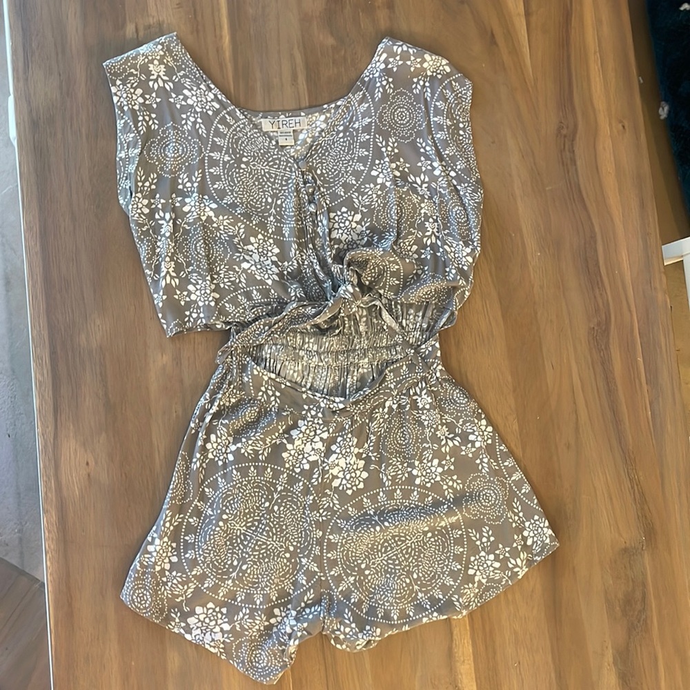 Yireh Grey Romper